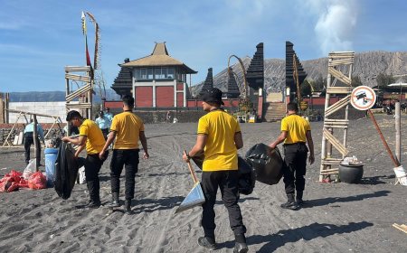Gunung Bromo Tetap Asri Berkat Bakti Bersih Polres Probolinggo