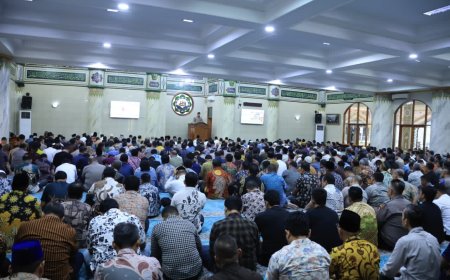 Kapolri Ajak Jamaah Masjid Al-Ikhlas Mabes Polri Jaga Kerendahan Hati dan Perkuat Akhlak